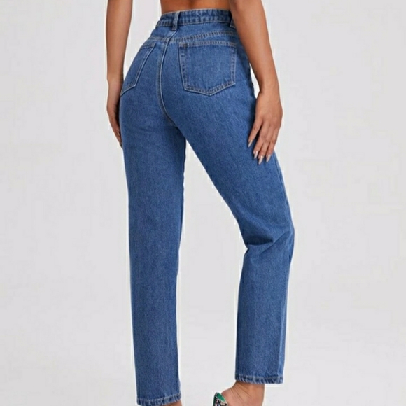 SHEIN Mom Jeans with Cutouts - Picture 3 of 8